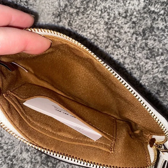 Coach wristlet. - Picture 3 of 3